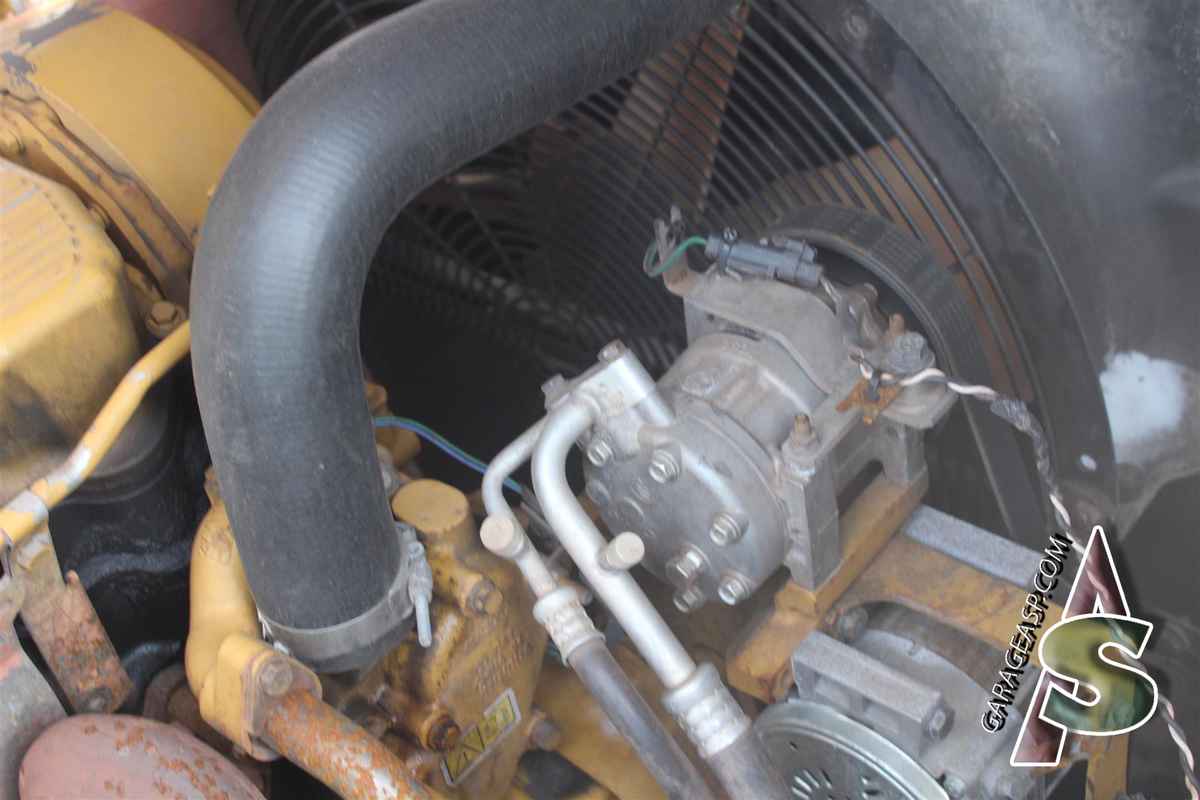AC compressors - Heavy equipment parts