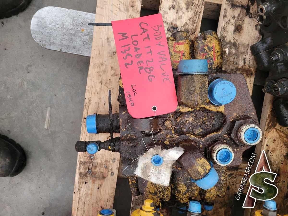 Main control valves - Heavy equipment parts