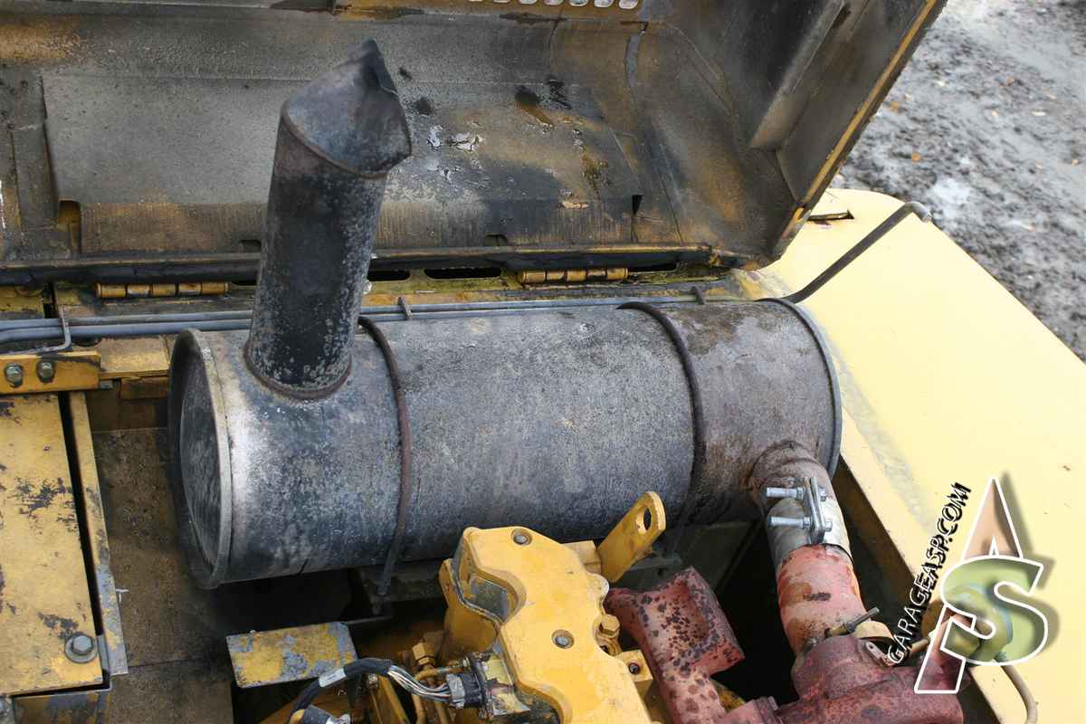 Mufflers Heavy equipment parts