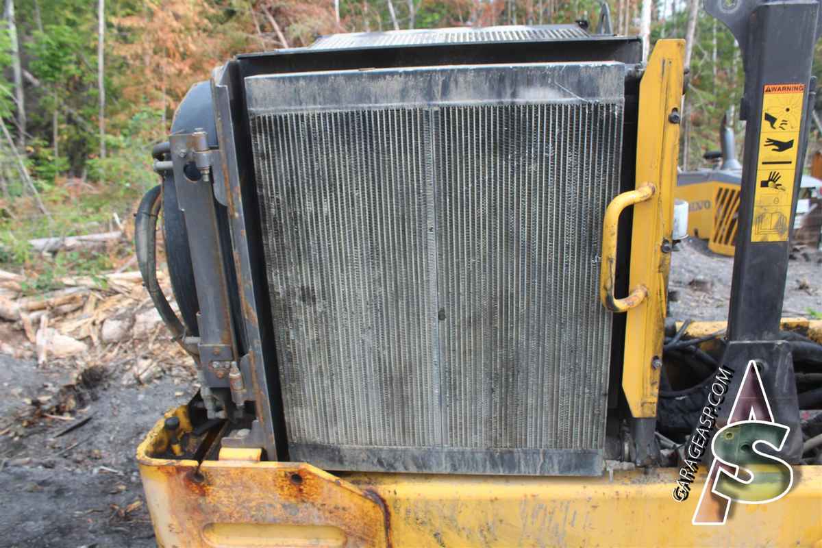 Radiators - Heavy equipment parts